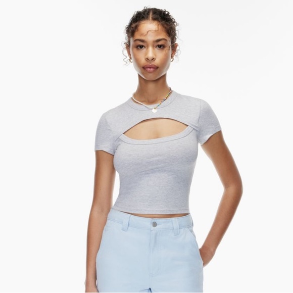 Aritzia | Wilfred Free Ruby Short Sleeve with Chest Cut-Out in Mustard - Size M - Picture 2 of 6